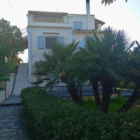 Elegant Escape With Panoramic Views * Kato Garouna