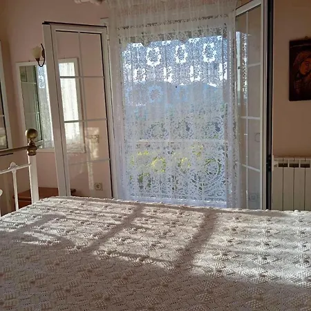 Elegant Escape With Panoramic Views *