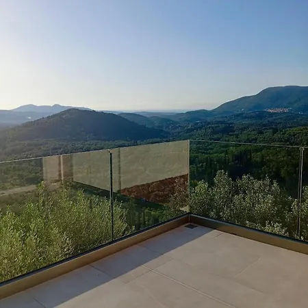 شقة Elegant Escape With Panoramic Views *
