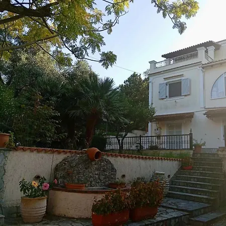 Elegant Escape With Panoramic Views Kato Garouna